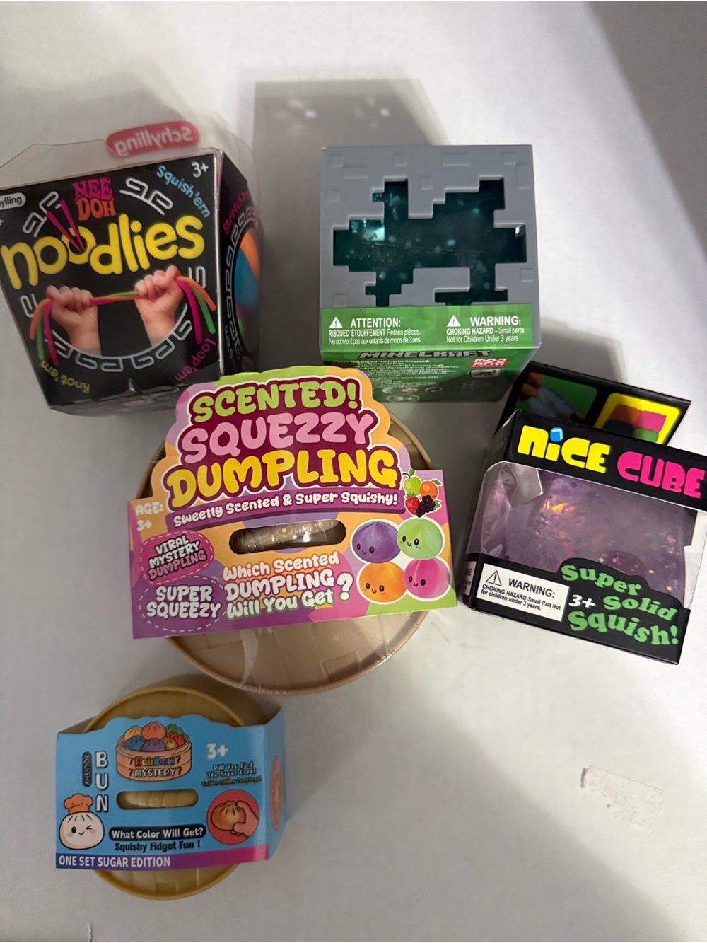 Surprise squishy bundle 5 back - Picture 2 of 14